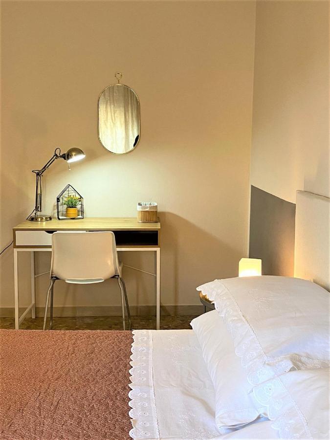Casa Viola A 900 Mt Dalla Staz. Centrale Пескара Екстер'єр фото
